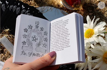 Load image into Gallery viewer, Divina Tarot Deck